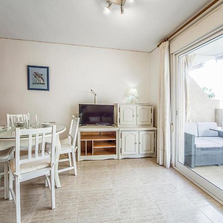 1 Bedroom Cozy Apartment In Мірамар Екстер'єр фото